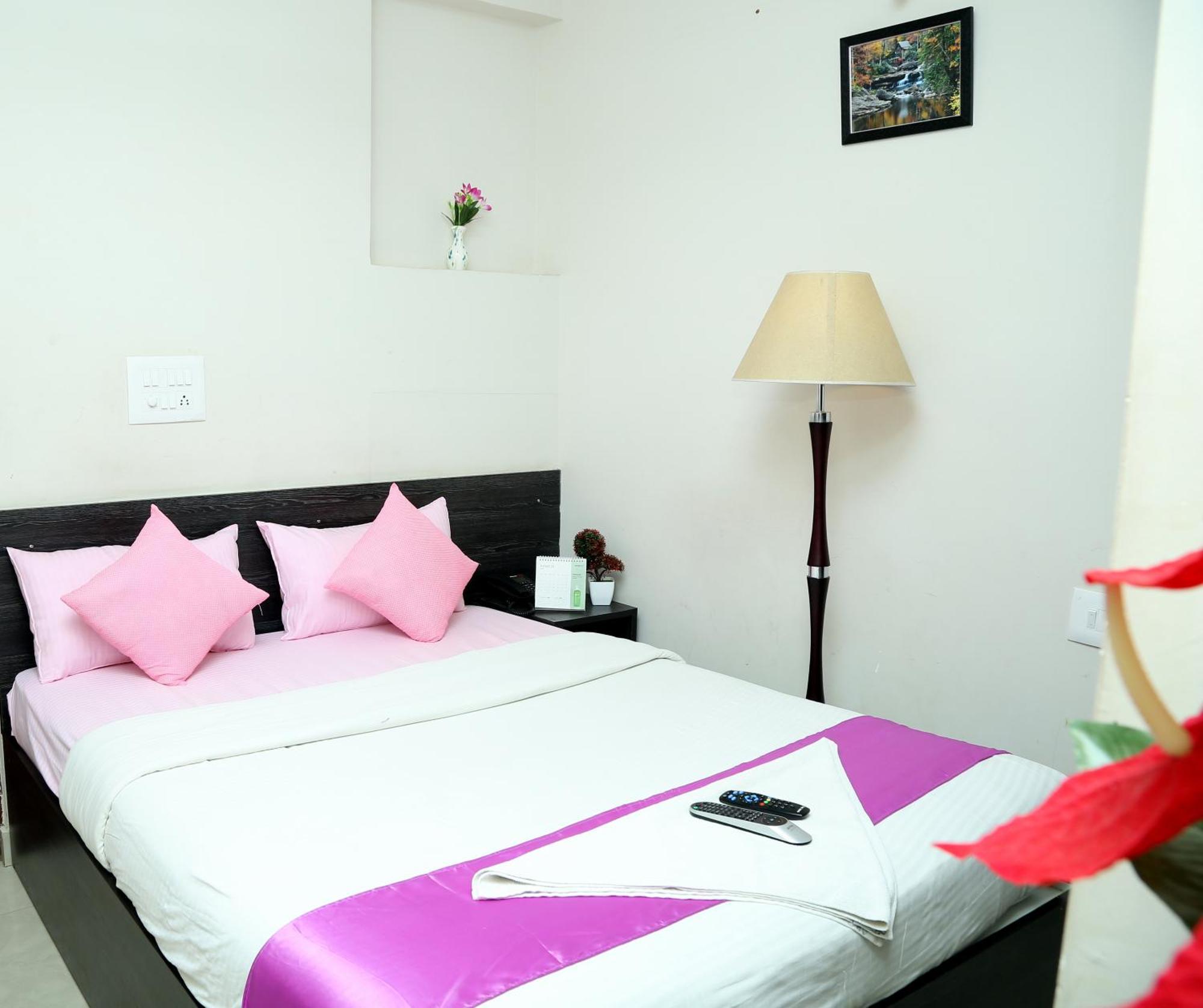 Orange Corner Hotel, Airport Pickup & Drop Available 24X7 Yelahanka Buitenkant foto